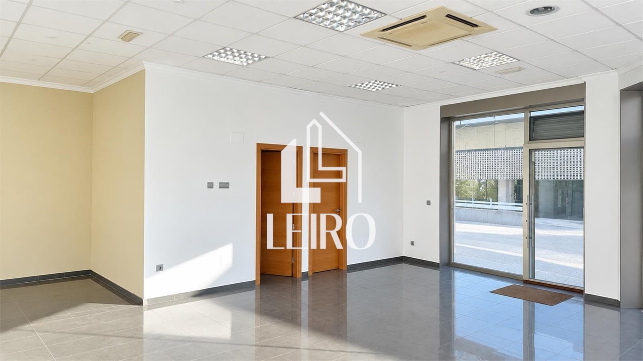 Foto 7 LOCAL COMERCIAL ACONDICIONADO CON MUCHA VISIBILIDAD