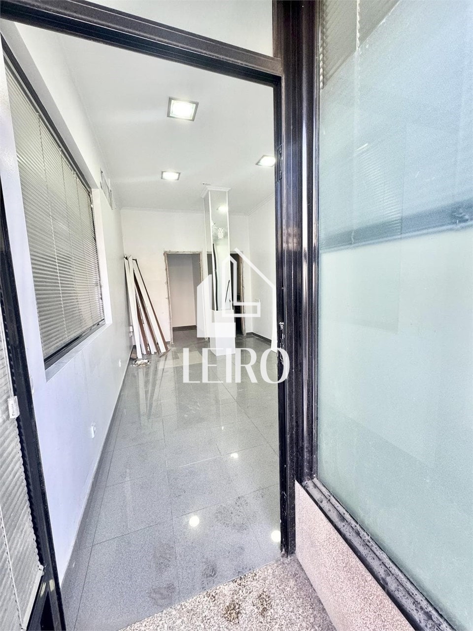 Foto 11 LOCAL COMERCIAL ACONDICIONADO EN LA PLAYA 