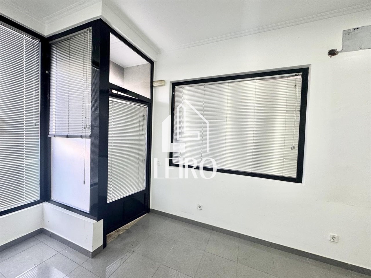 Foto 5 LOCAL COMERCIAL ACONDICIONADO EN LA PLAYA 