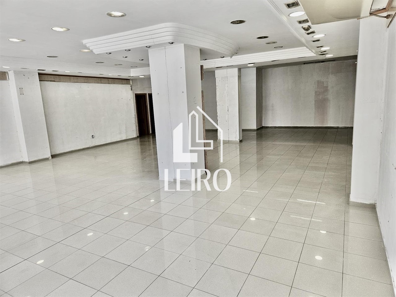 Foto 3 LOCAL COMERCIAL ACONDICIONADO EN VENTA