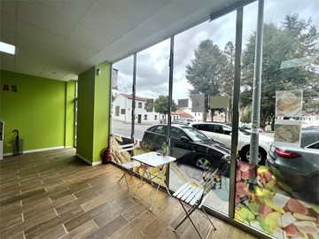 Local Comercial Acondiconado Bien Ubicado con Plaza de Garaje - Santiago de Compostela