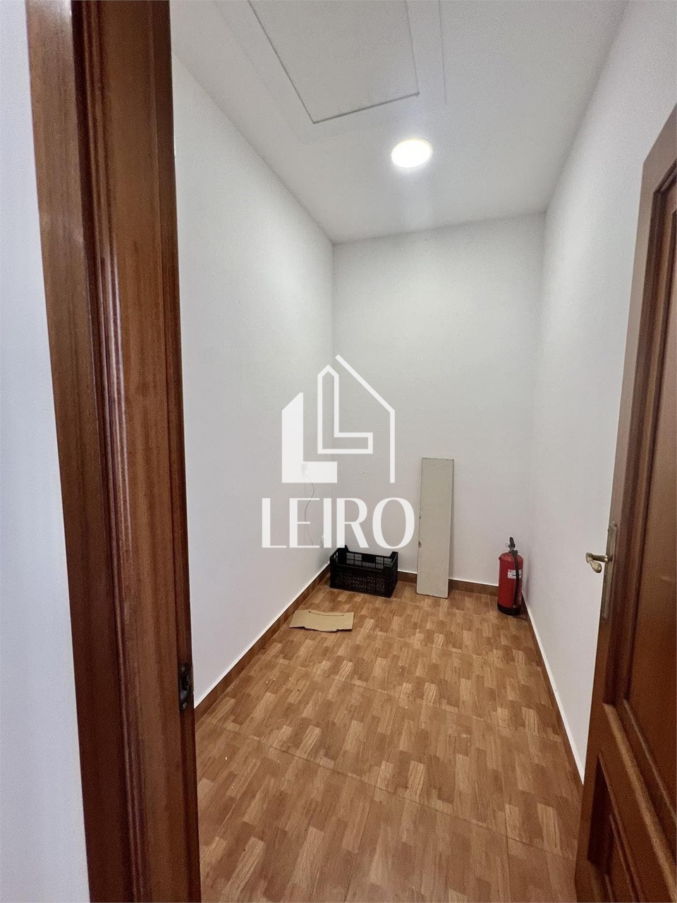 Foto 4 LOCAL COMERCIAL ACONDICONADO CON PARKING 