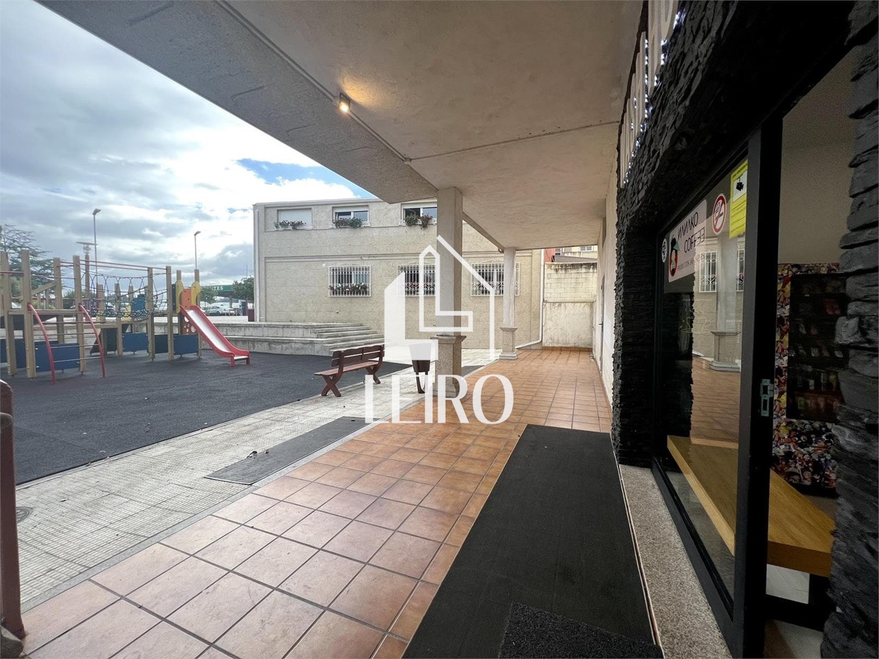 Foto 10 Local Comercial Céntrico en Venta con Inquilino 