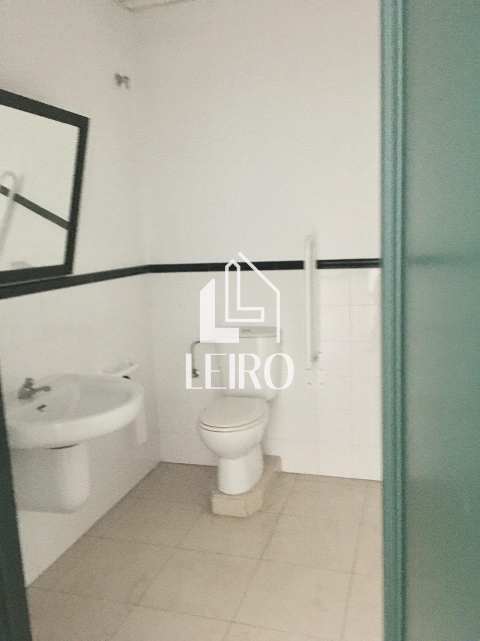 Foto 11 LOCAL COMERCIAL CON GARAJE IDEAL PARA VIVIENDA