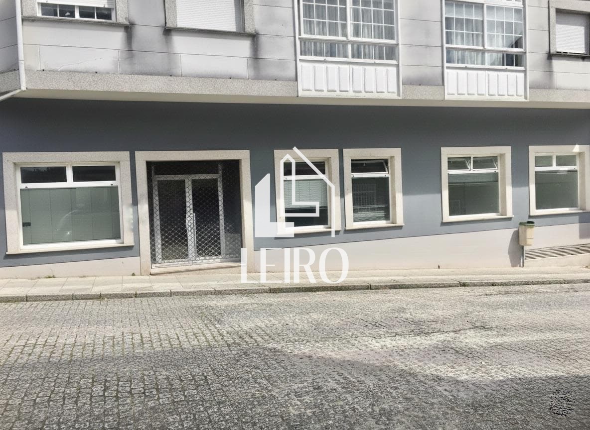 Foto 1 LOCAL COMERCIAL CON GARAJE IDEAL PARA VIVIENDA