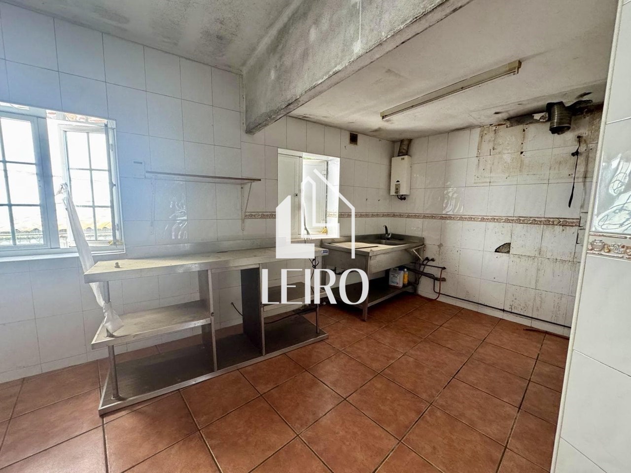 Foto 5 LOCAL COMERCIAL DE HOSTELERÍA CON SÓTANO Y TERRENO