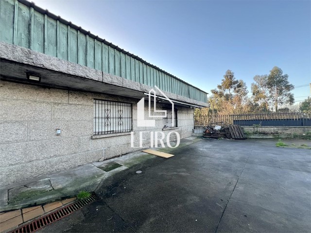 LOCAL CON PARKING ACONDICIONADO COMO PANADERIA - Vilagarcía de Arousa