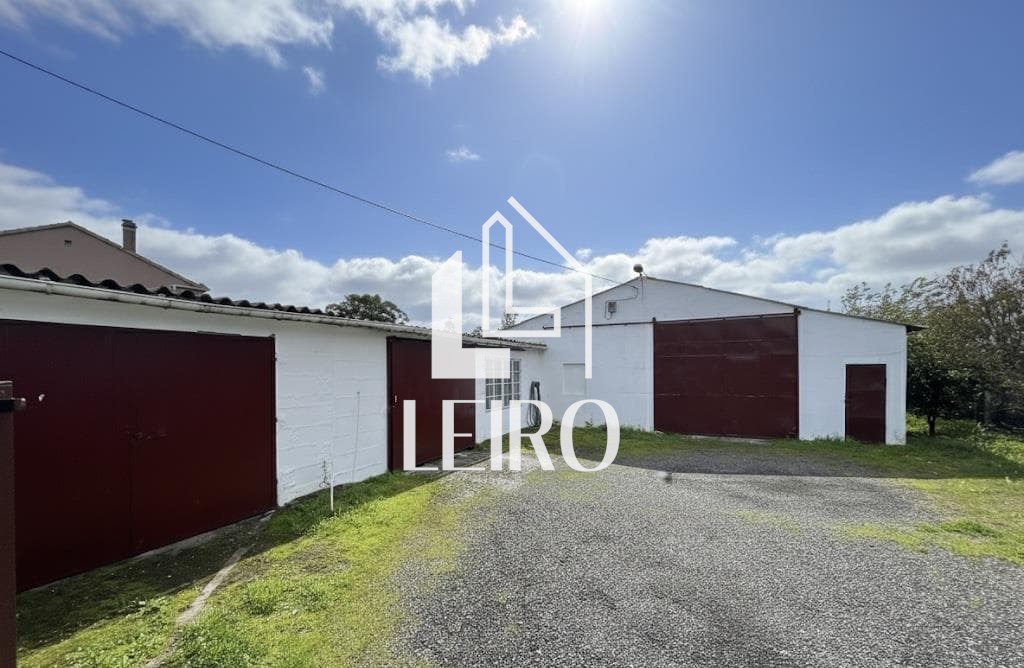 Foto 1 NAVE CON TERRENO Y ZONA APARCAMIENTO