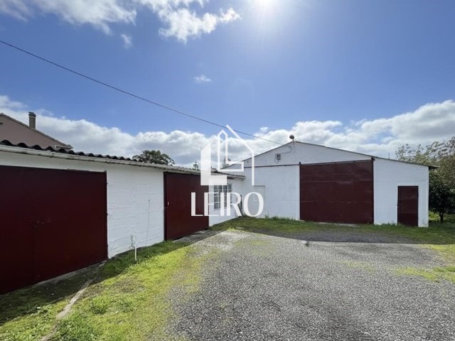 NAVE CON TERRENO  - Vilagarcía de Arousa