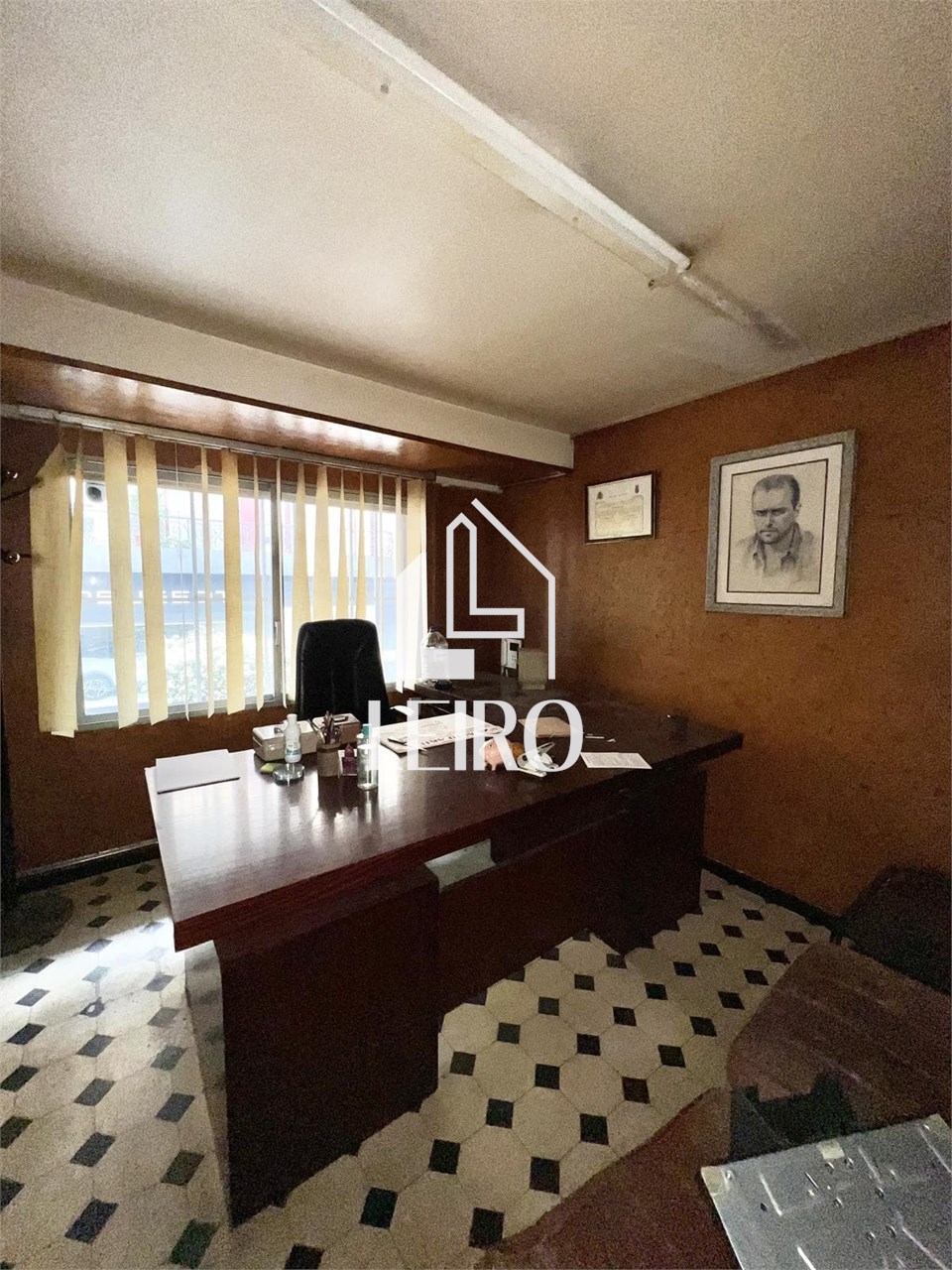 Foto 1 OFICINA ENTRESUELO CENTRICO 