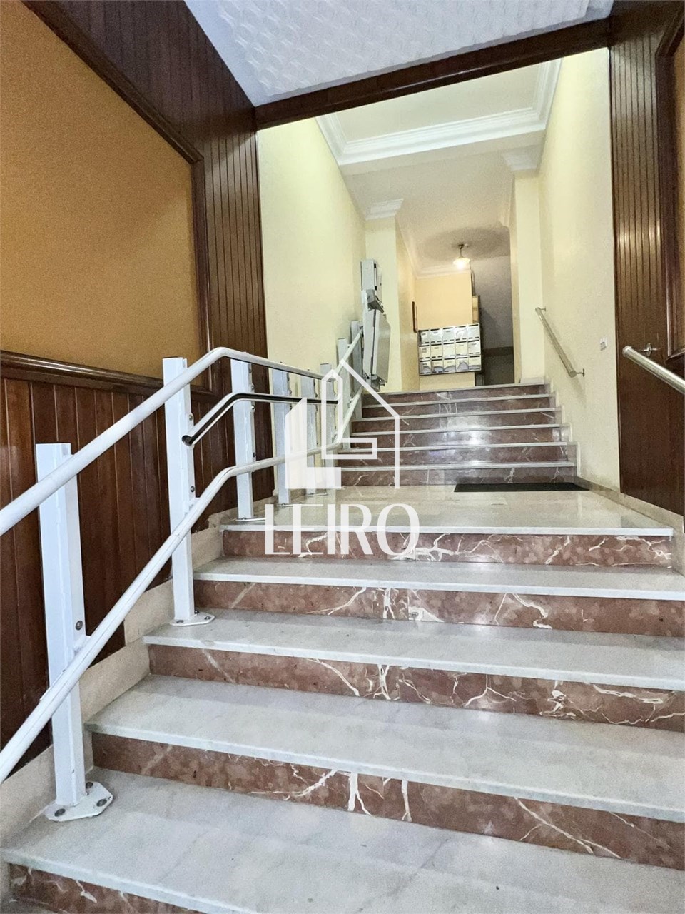 Foto 8 OFICINA ENTRESUELO CENTRICO 