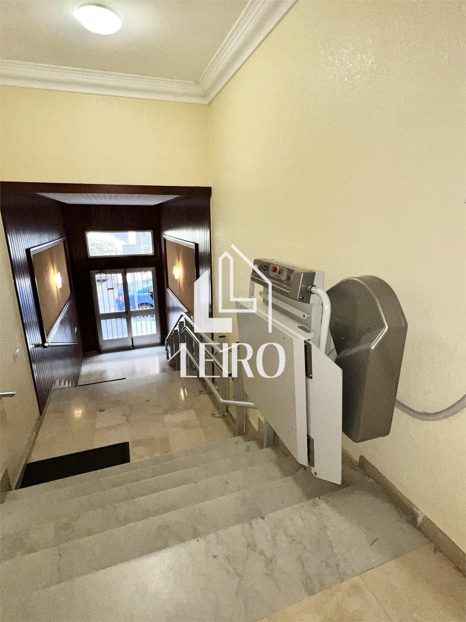 Foto 9 OFICINA ENTRESUELO CENTRICO 