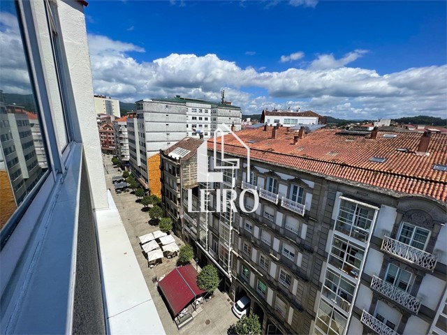 Piso 4 dormitorios con Terraza en Calle Peatonal - Vilagarcía de Arousa