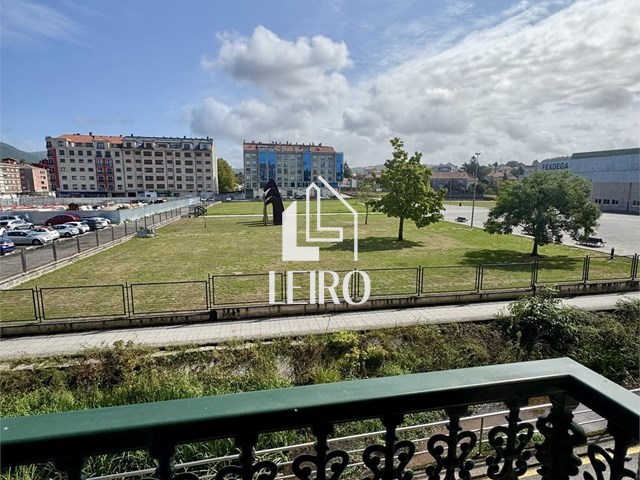 PISO AMUEBLADO AMPLIO CON TERRAZA - Vilagarcía de Arousa