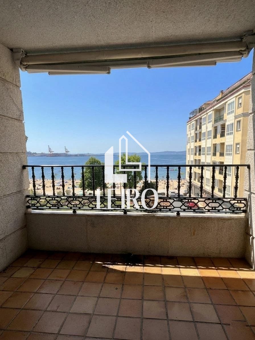 Foto 2 PISO CON VISTAS AL MAR TERRAZA GARAJE Y TRASTERO- PLAYA COMPOSTELA