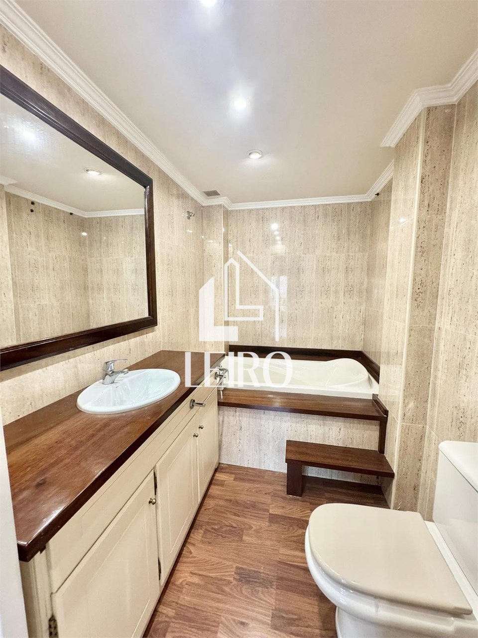 Foto 17 PISO DE 122 m2 EN FANTÁSTICA UBICACIÓN CON GARAJE Y TRASTERO