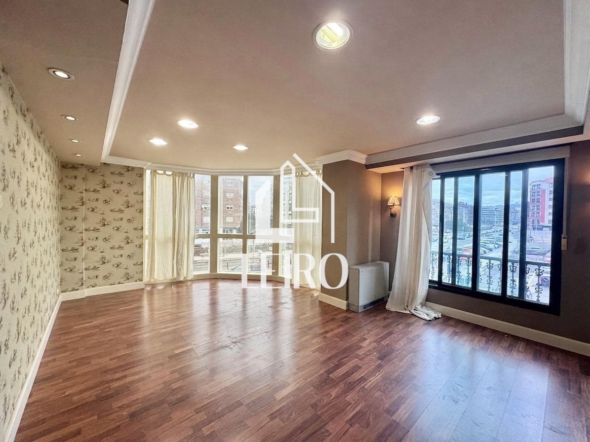 Foto 3 PISO DE 122 m2 EN FANTÁSTICA UBICACIÓN CON GARAJE Y TRASTERO