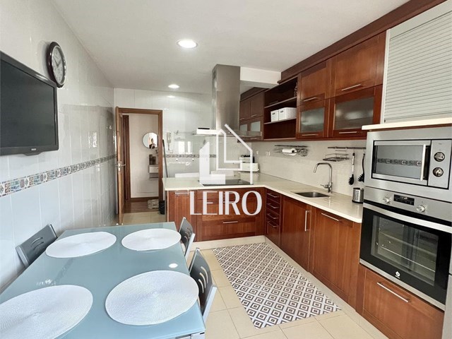 PISO DE 4 DORMITORIOS  AMUEBLADO - TEMPORADA ESCOLAR - Vilagarcía de Arousa