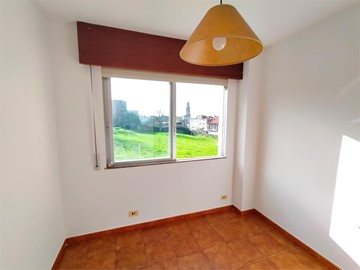 Piso de 4 Dormitorios con Garaje  - Rianxo