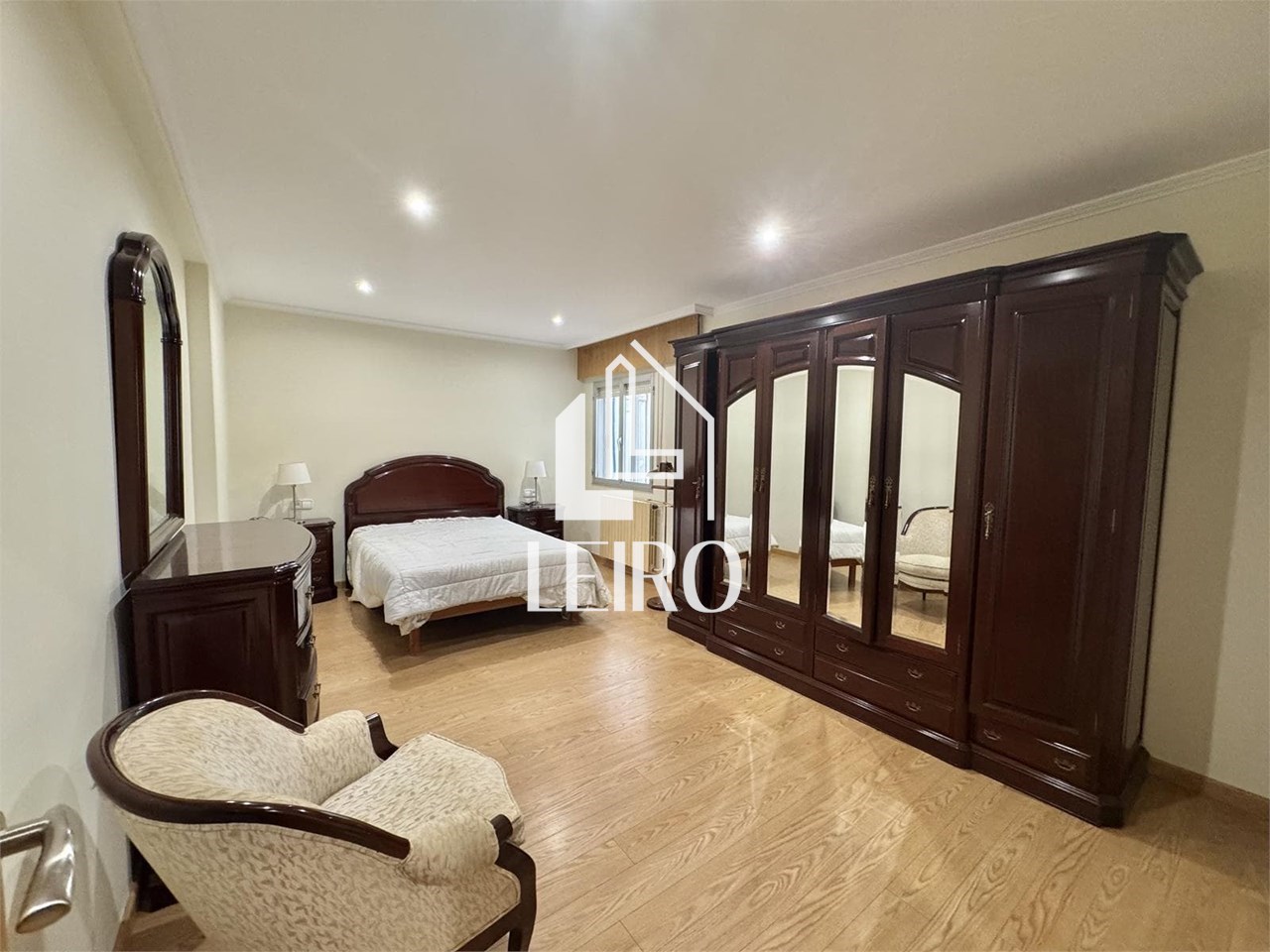 Foto 15 PISO DE 4 DORMITORIOS EN PLENO CENTRO 175 M2