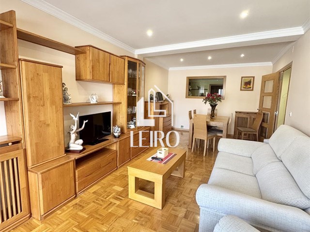 PISO DE 4 DORMITORIOS EN PLENO CENTRO 175 M2 - Vilagarcía de Arousa