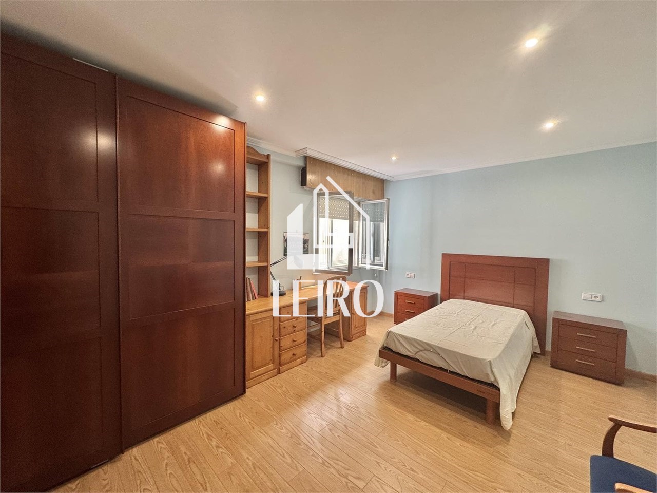 Foto 21 PISO DE 4 DORMITORIOS EN PLENO CENTRO 175 M2