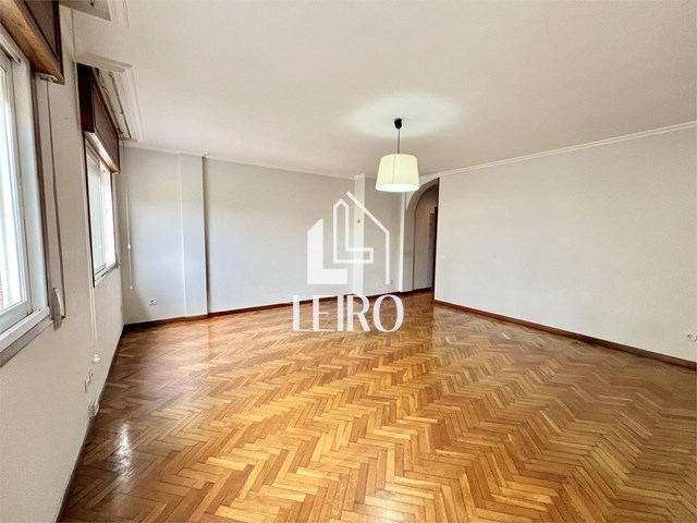 PISO DE 4 DORMITORIOS GARAJE Y TRASTERO  - Vilagarcía de Arousa