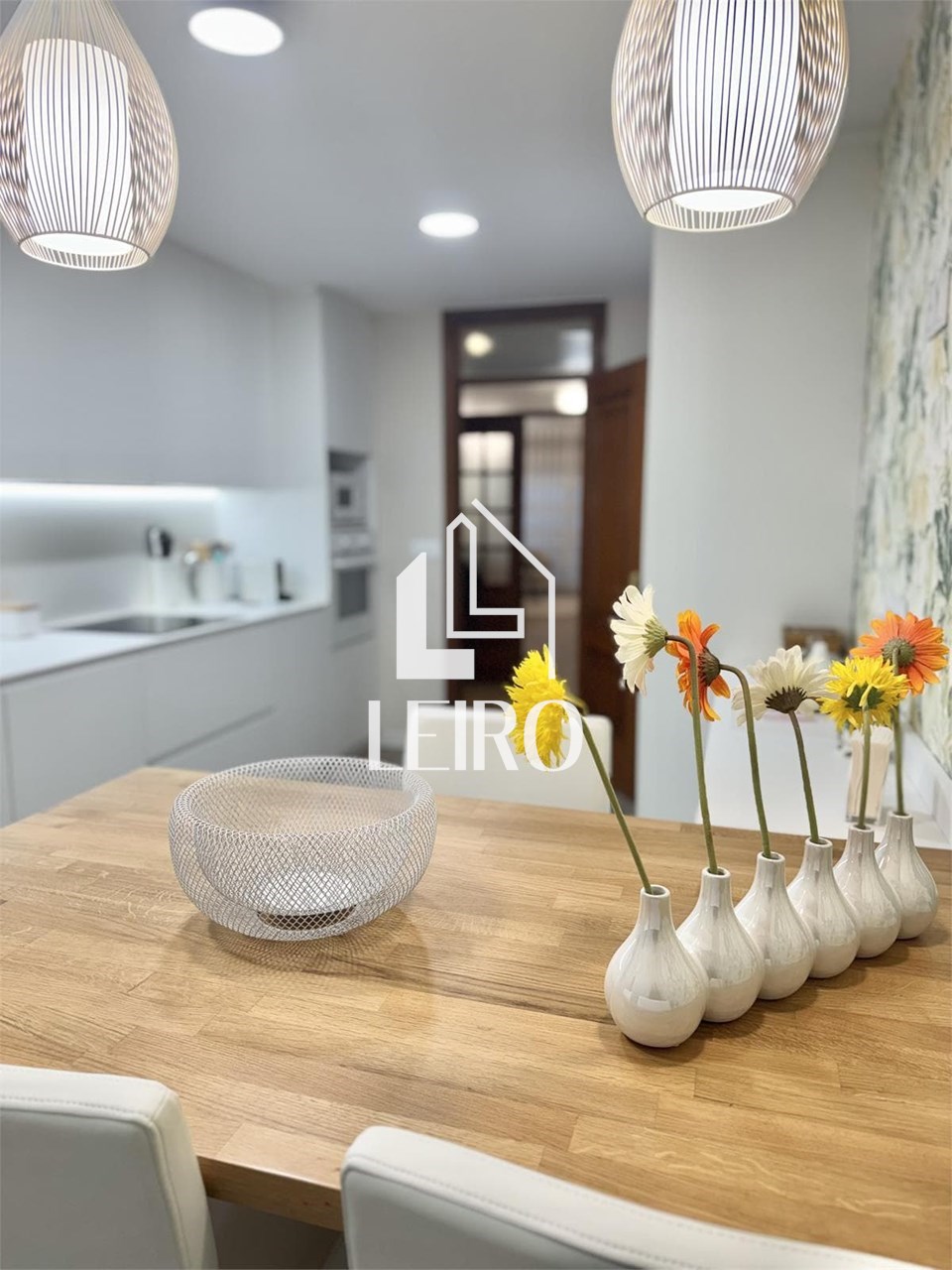 Foto 12 PISO MUY CÉNTRICO CON TERRAZA DE 4 DORMITORIOS,  AMUEBLADO, CON GARAJE