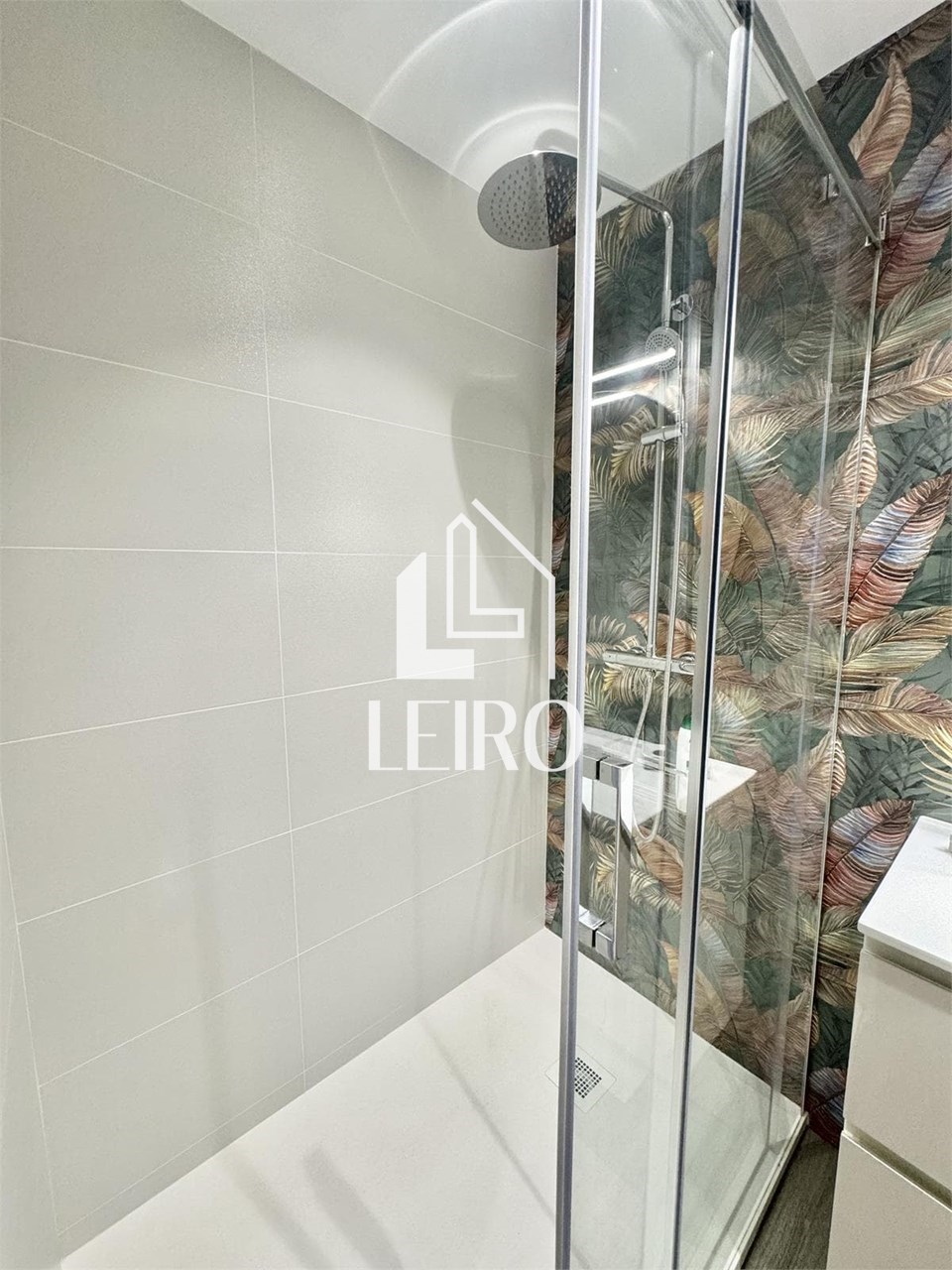 Foto 18 PISO MUY CÉNTRICO CON TERRAZA DE 4 DORMITORIOS,  AMUEBLADO, CON GARAJE