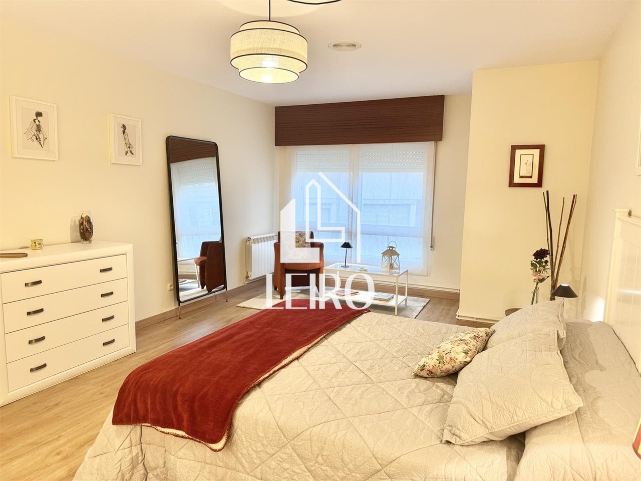 Foto 23 PISO MUY CÉNTRICO CON TERRAZA DE 4 DORMITORIOS,  AMUEBLADO, CON GARAJE