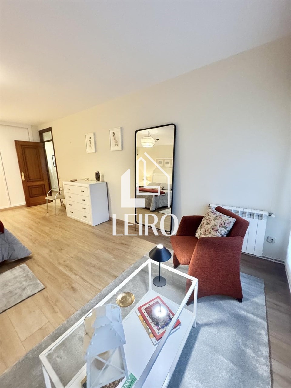 Foto 24 PISO MUY CÉNTRICO CON TERRAZA DE 4 DORMITORIOS,  AMUEBLADO, CON GARAJE