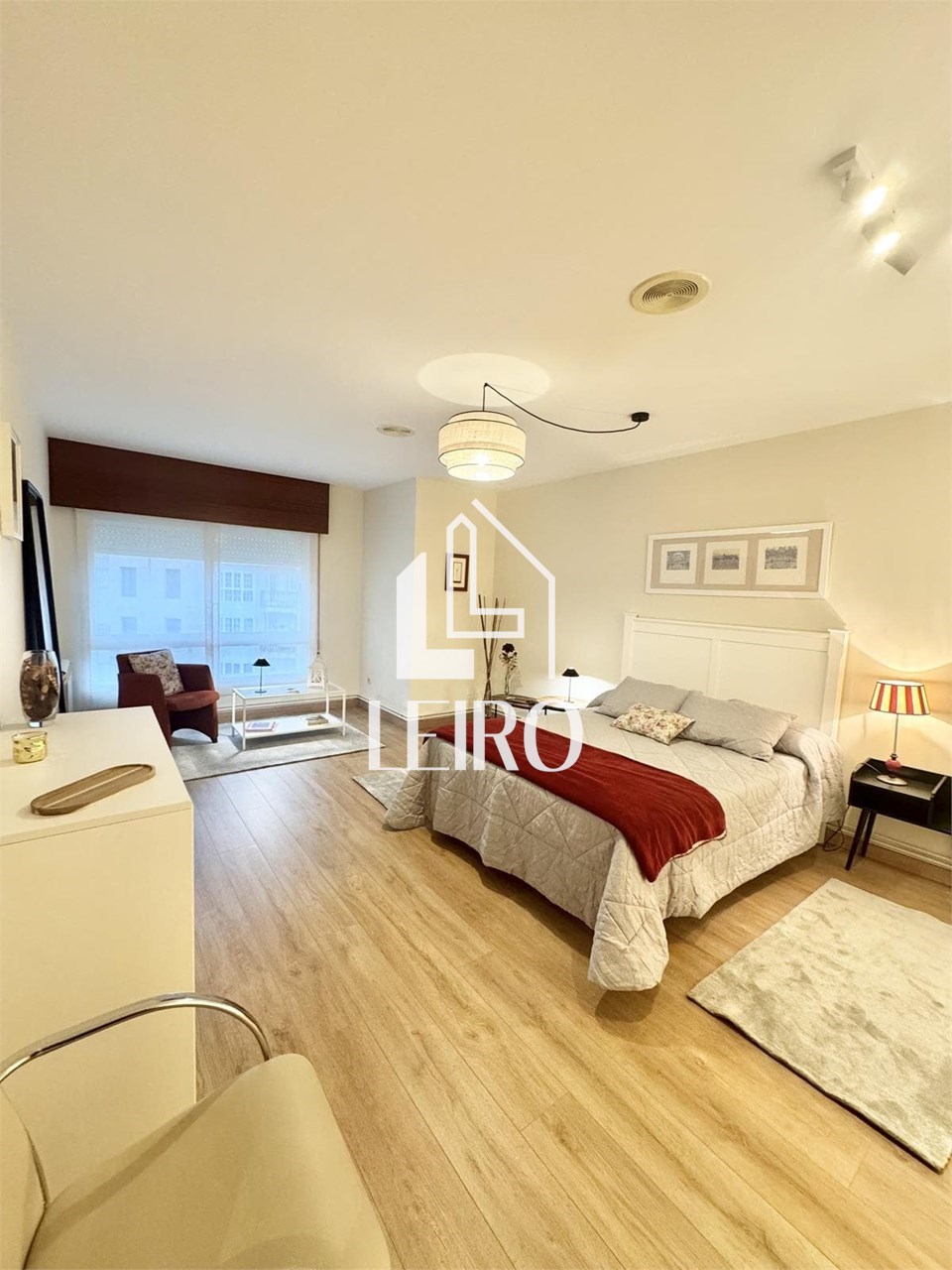 Foto 25 PISO MUY CÉNTRICO CON TERRAZA DE 4 DORMITORIOS,  AMUEBLADO, CON GARAJE