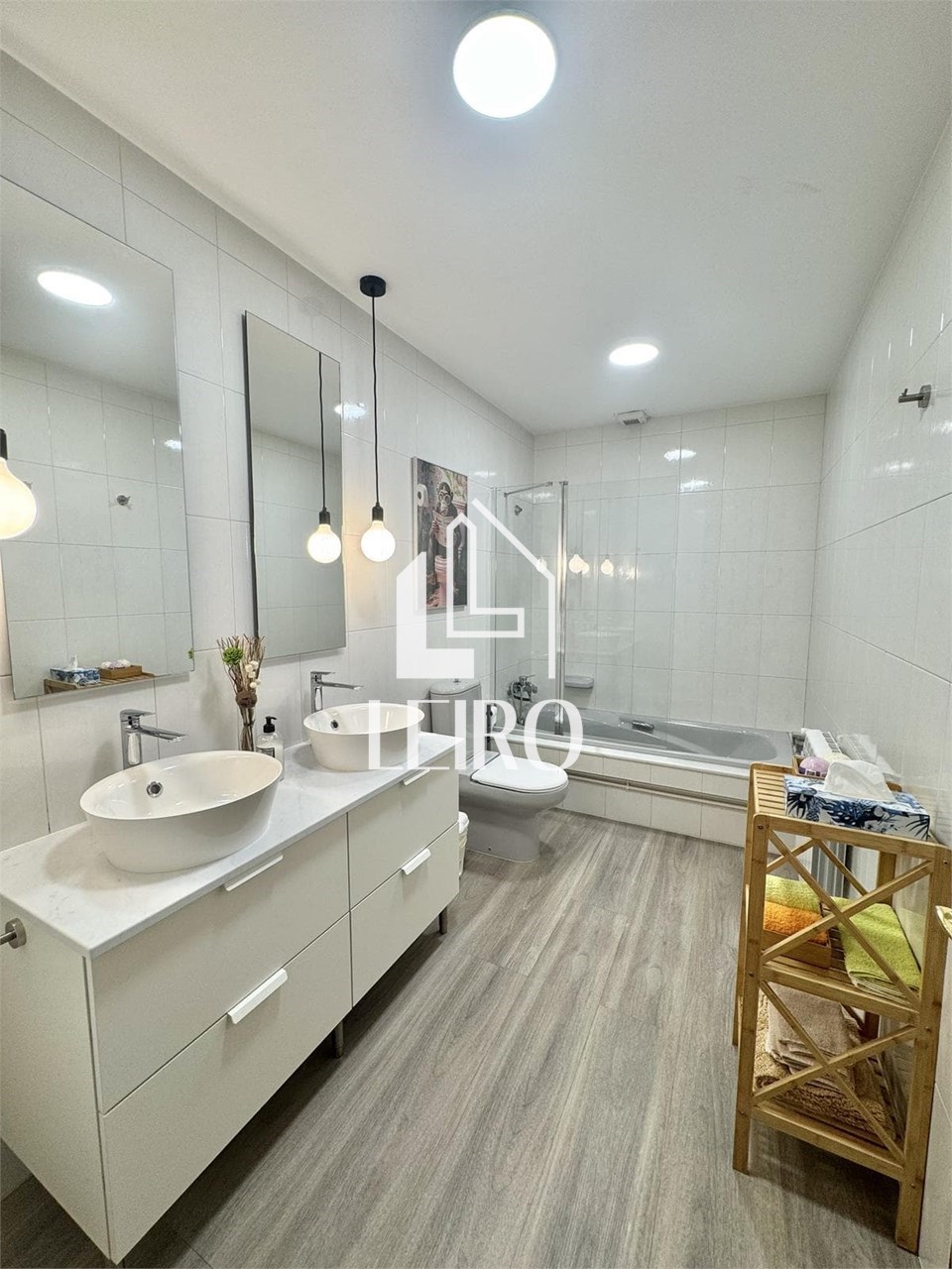 Foto 27 PISO MUY CÉNTRICO CON TERRAZA DE 4 DORMITORIOS,  AMUEBLADO, CON GARAJE