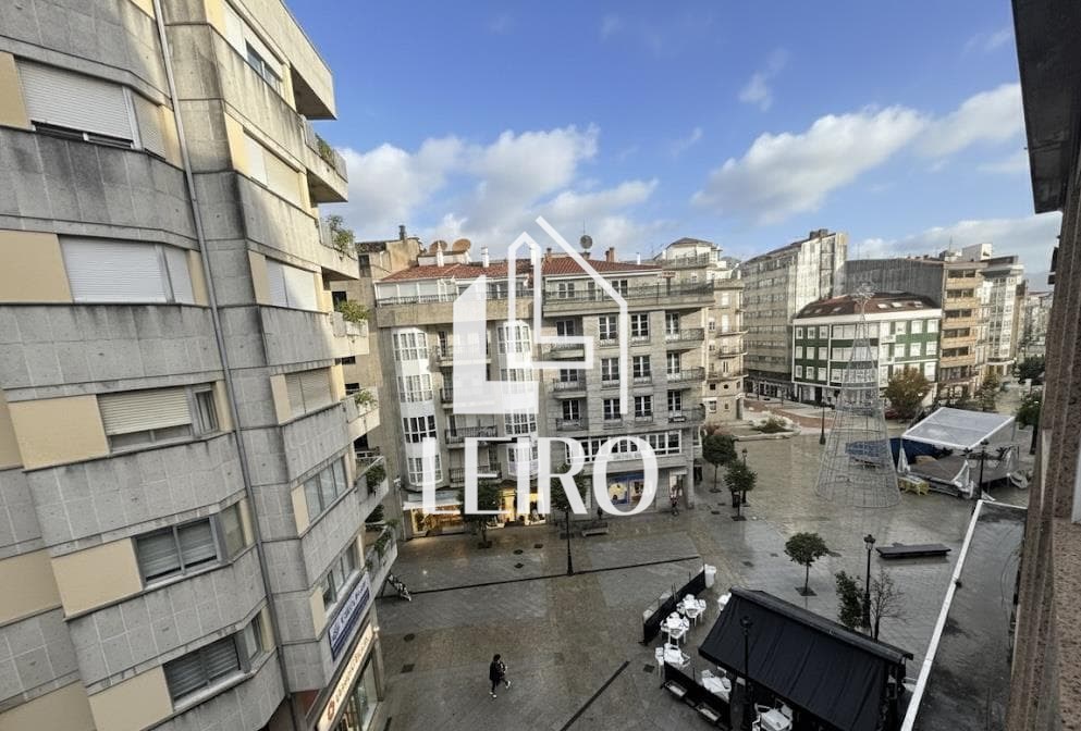 Foto 2 PISO MUY CÉNTRICO CON TERRAZA DE 4 DORMITORIOS,  AMUEBLADO, CON GARAJE