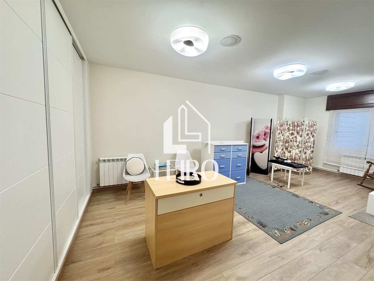 Foto 31 PISO MUY CÉNTRICO CON TERRAZA DE 4 DORMITORIOS,  AMUEBLADO, CON GARAJE