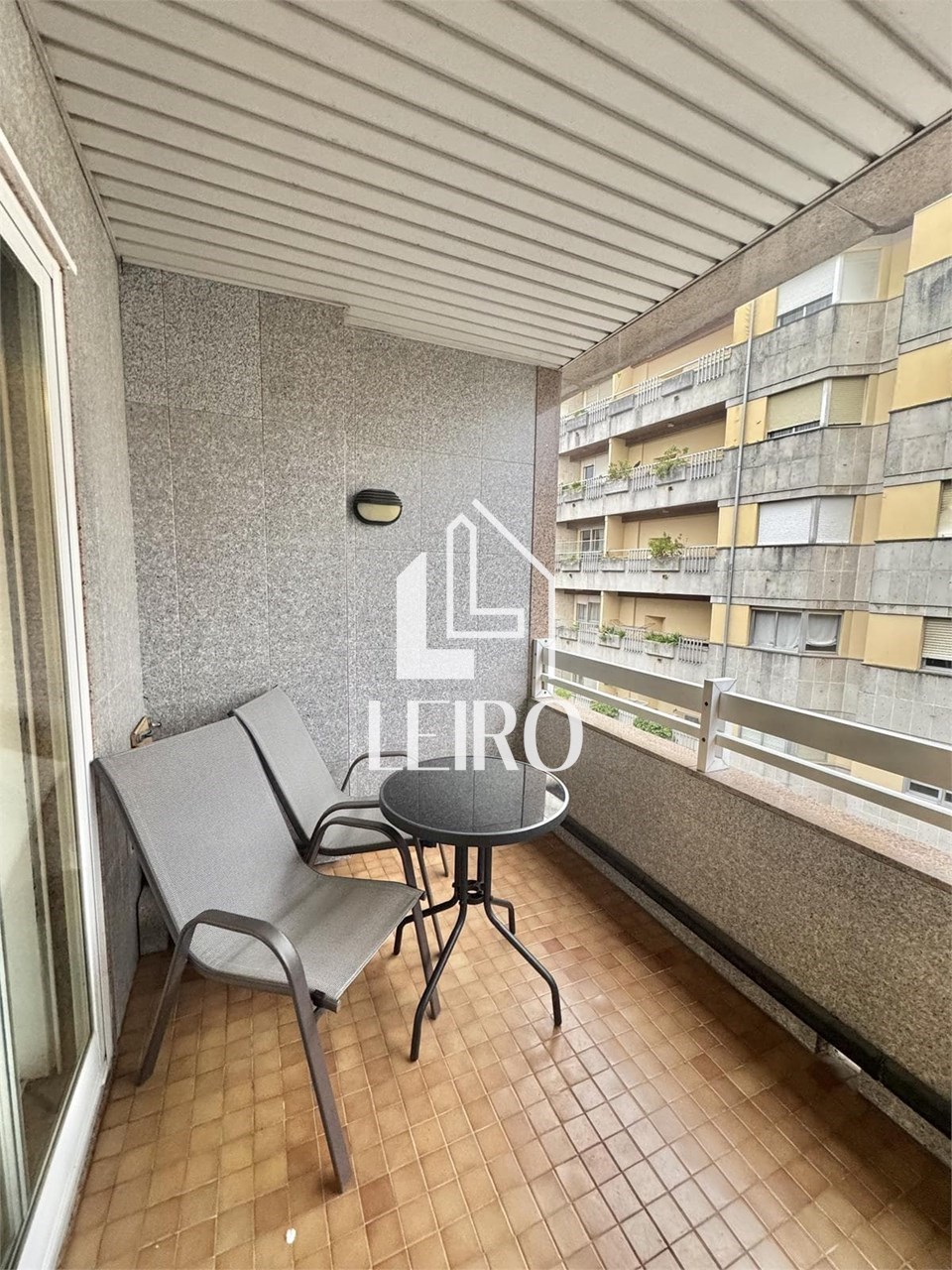 Foto 4 PISO MUY CÉNTRICO CON TERRAZA DE 4 DORMITORIOS,  AMUEBLADO, CON GARAJE