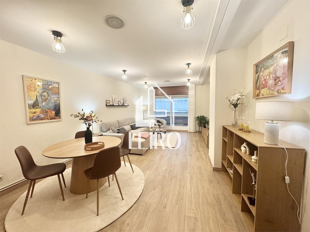 Foto 6 PISO MUY CÉNTRICO CON TERRAZA DE 4 DORMITORIOS,  AMUEBLADO, CON GARAJE