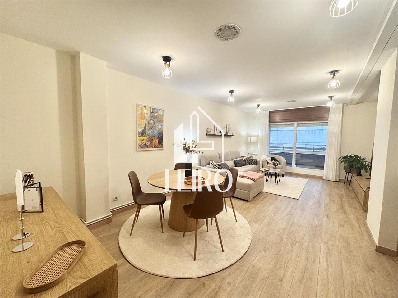 Foto 7 PISO MUY CÉNTRICO CON TERRAZA DE 4 DORMITORIOS,  AMUEBLADO, CON GARAJE