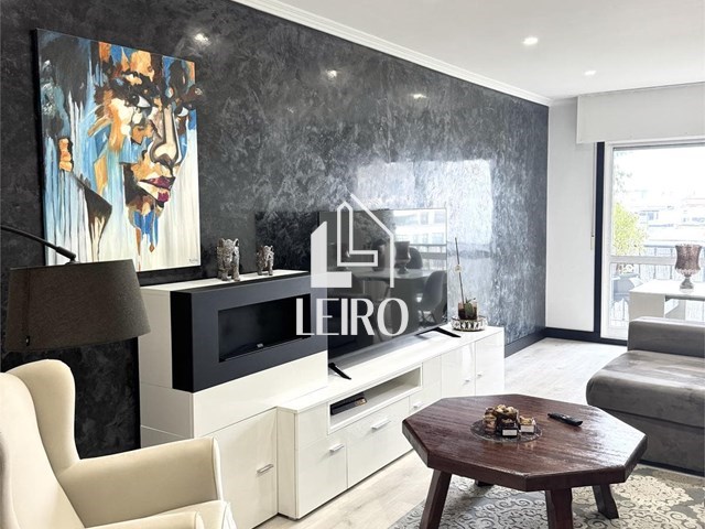 PISO REFORMADO CON TERRAZA Y 2 PLAZAS DE GARAJE  - Vilagarcía de Arousa