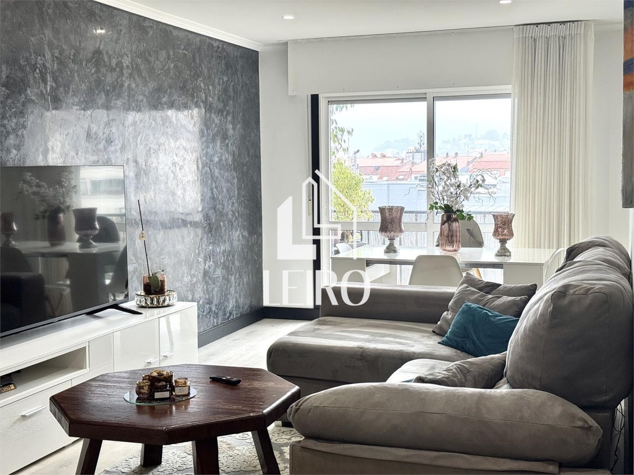 Foto 4 PISO REFORMADO CON TERRAZA Y 2 PLAZAS DE GARAJE 