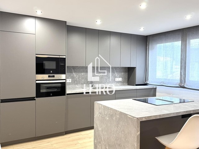 PISO REFORMADO DE 128 M2 CON FANTÁSTICA UBICACIÓN  - TEMPORADA ESCOLAR  - Vilagarcía de Arousa