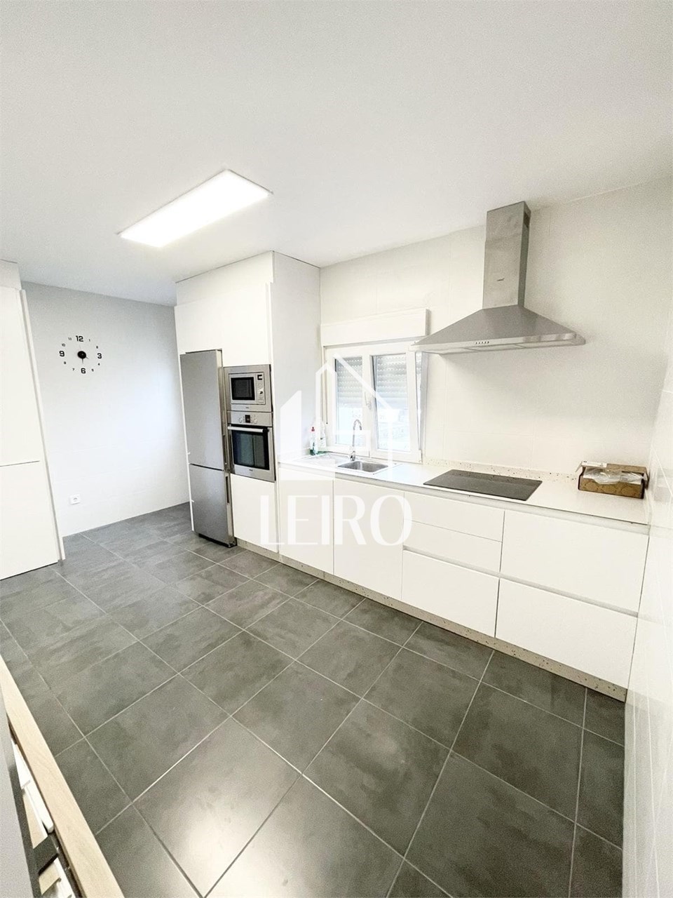 Foto 1 PISO REFORMADO DE 4 DORMITORIOS 