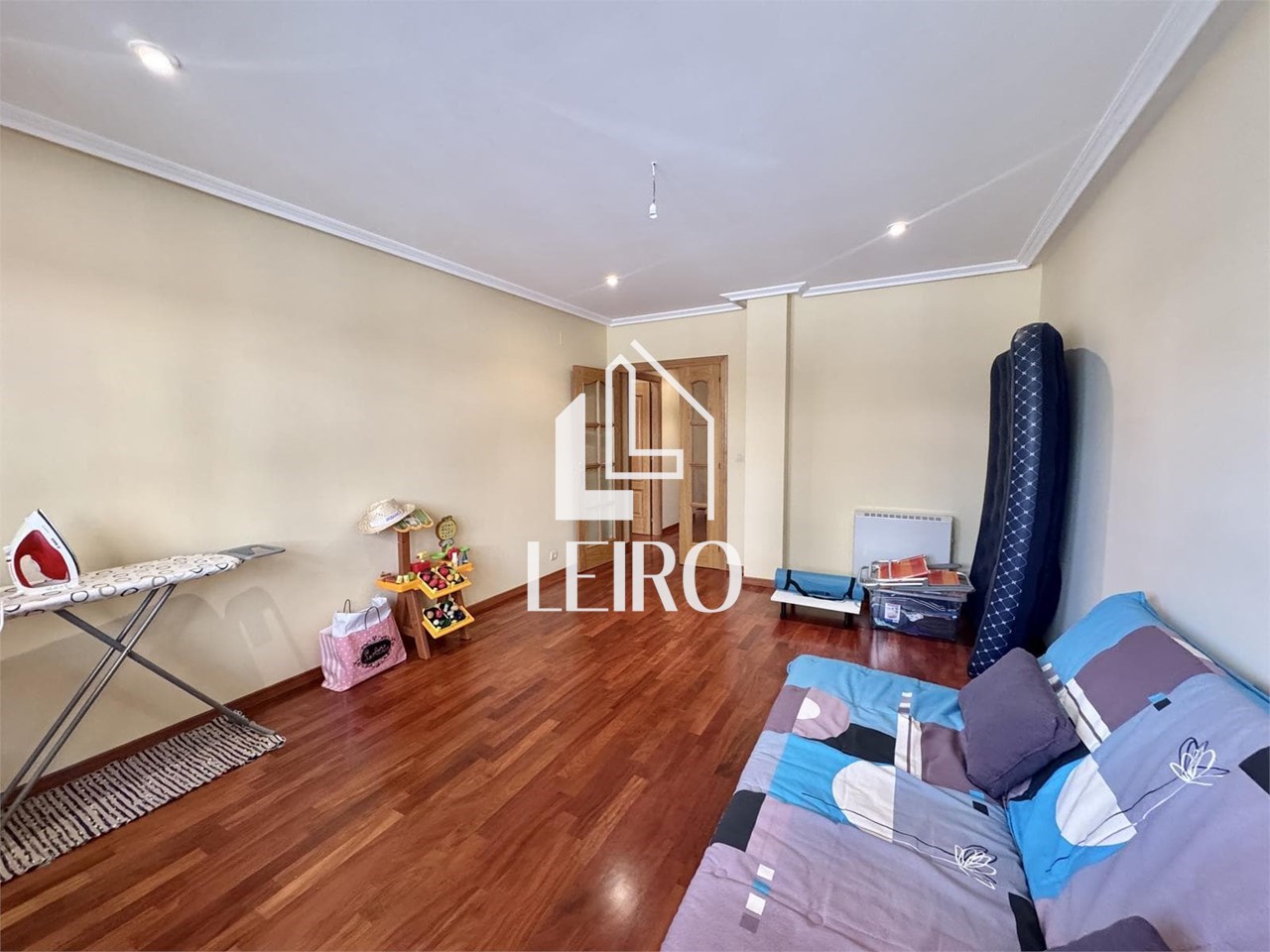 Foto 19 PISO TRES DORMITORIOS CON TERRAZA GARAJE Y TRASTERO