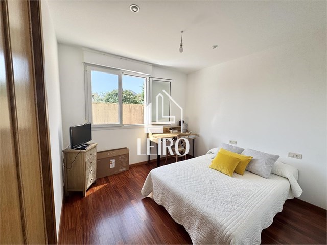 PISO TRES DORMITORIOS CON TERRAZA GARAJE Y TRASTERO - Cambados