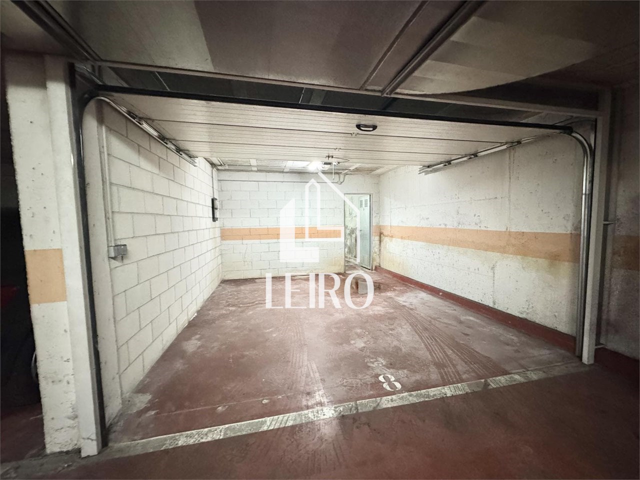 Foto 2 PLAZA DE GARAJE AMPLIA CERRADA CON TRASTERO 