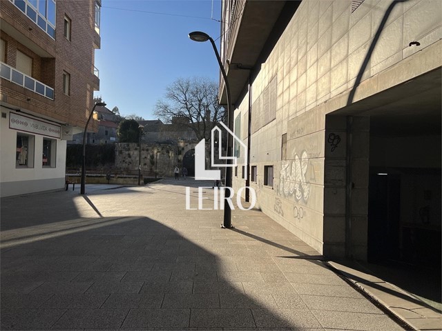 Plaza de Garaje Cerrada en Edificio Cervantes - Vilagarcía de Arousa