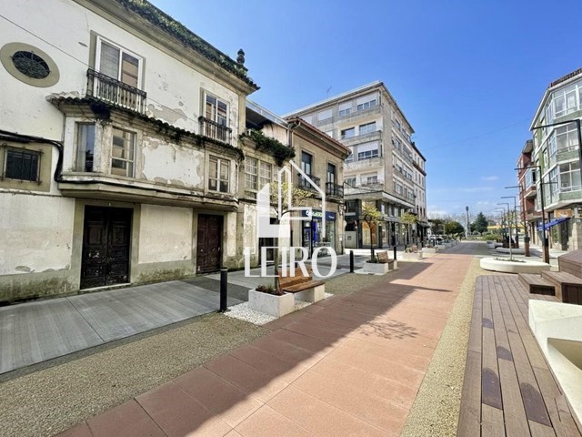 SOLAR EDIFICABLE EN PLENO CENTRO PARA EDIFICIO-  - Vilagarcía de Arousa