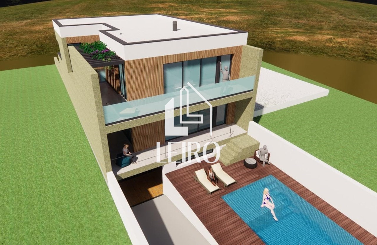 Foto 2 TERRENO CON LICENCIA Y PROYECTO 