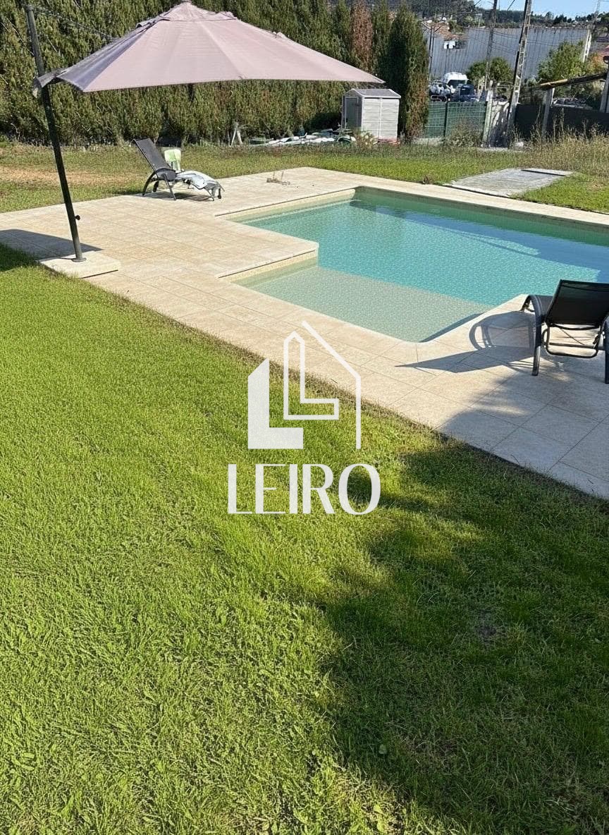 Foto 1 TERRENO EDIFCABLE CON PISCINA 