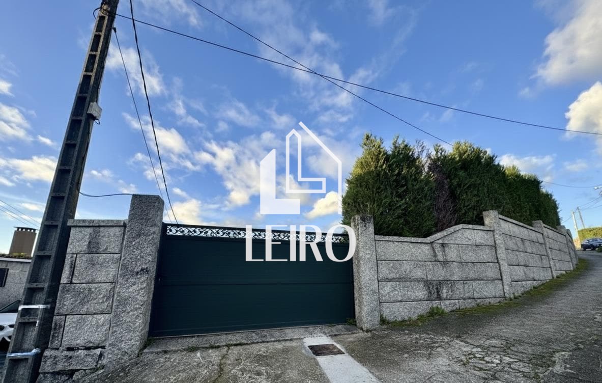 Foto 3 TERRENO EDIFCABLE CON PISCINA 